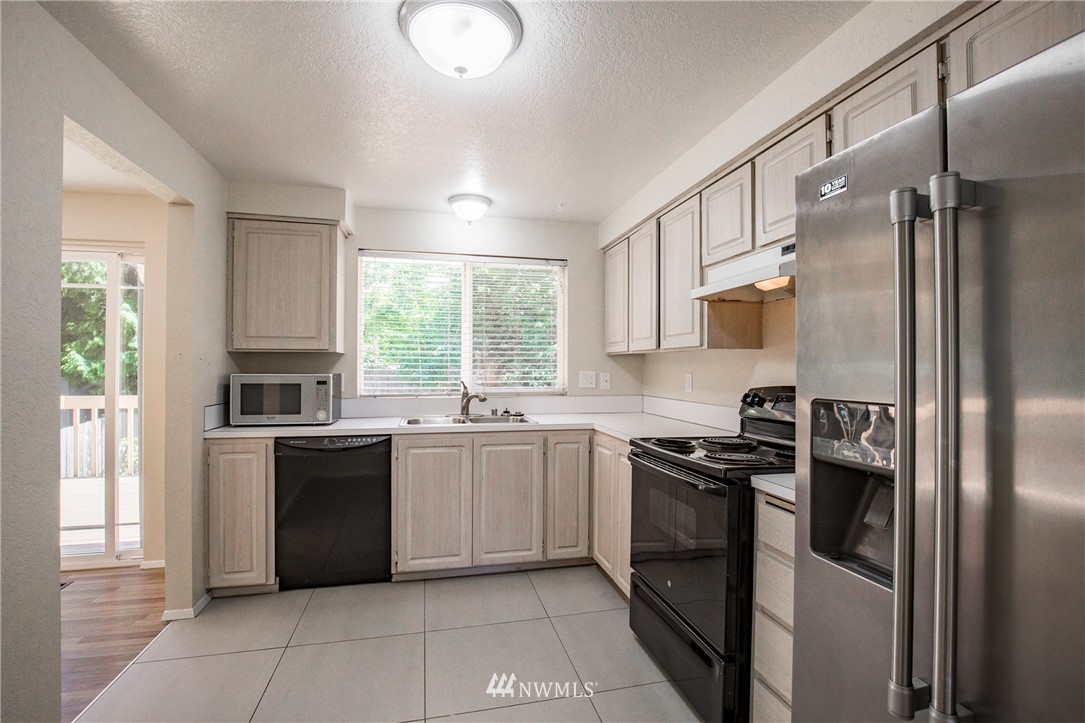 17411 Brook Boulevard Bothell, WA 98012 - Photo 5 of 25