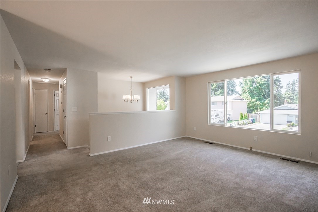 17411 Brook Boulevard Bothell, WA 98012 - Photo 7 of 25