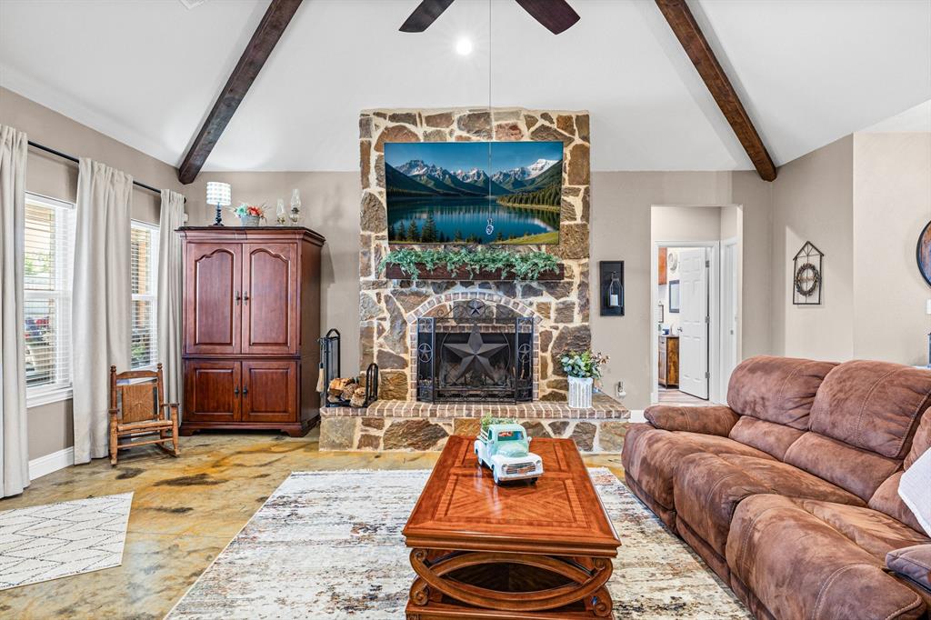 592 Old Agnes Road Weatherford, TX 76088 - Photo 11 of 37