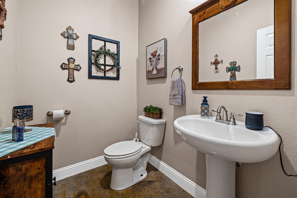 592 Old Agnes Road Weatherford, TX 76088 - Photo 31 of 37