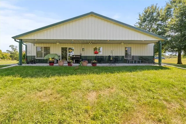 $598,000 | 19011 State Rte A, Archie, MO 64725