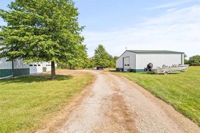 $598,000 | 19011 State Rte A, Archie, MO 64725