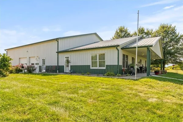 $598,000 | 19011 State Rte A, Archie, MO 64725