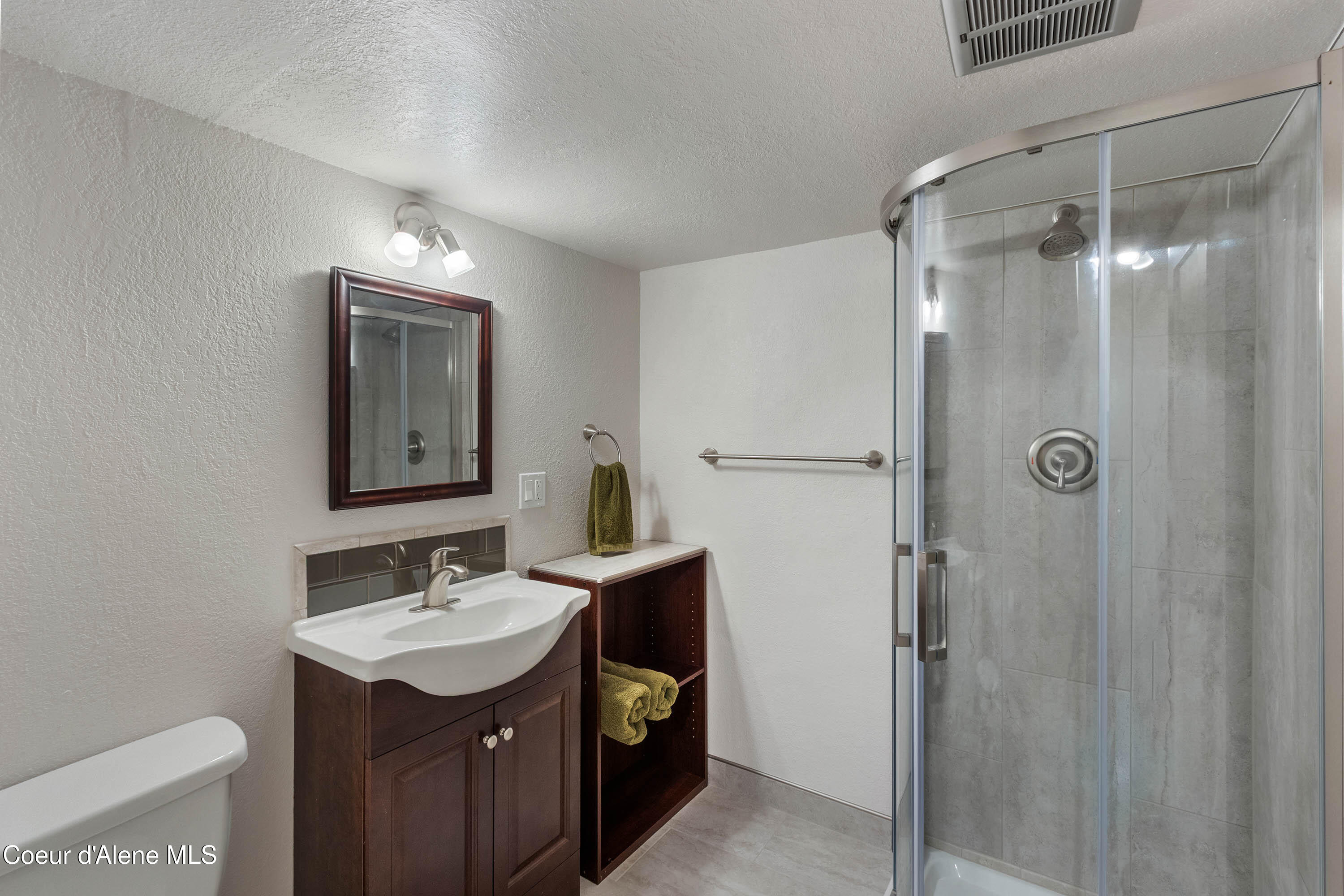1169 Algoma Spur Road Sagle, ID 83860 - Photo 19 of 41 Basement Bathroom
