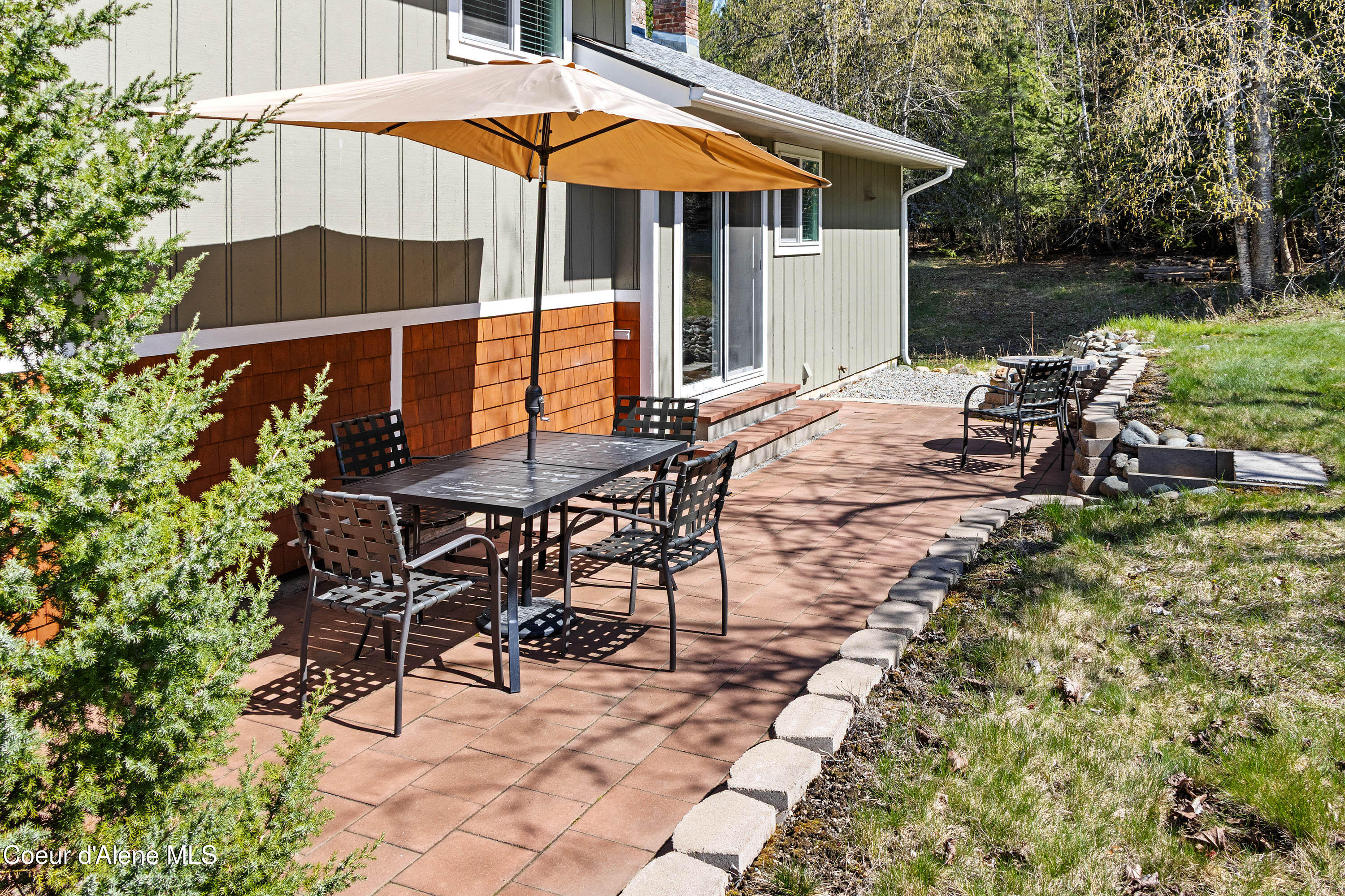 1169 Algoma Spur Road Sagle, ID 83860 - Photo 36 of 41 Sitting Area