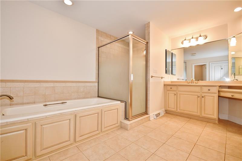 115 Haverford Circle Pittsburgh, PA 15228 - Photo 12 of 25 Main 1st floor master bath, complete with both tub and walk-in shower. Dual vanities.