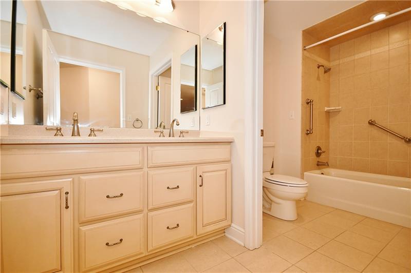 115 Haverford Circle Pittsburgh, PA 15228 - Photo 16 of 25 Ensuite full bath to bedroom 2, on 2nd floor of home.