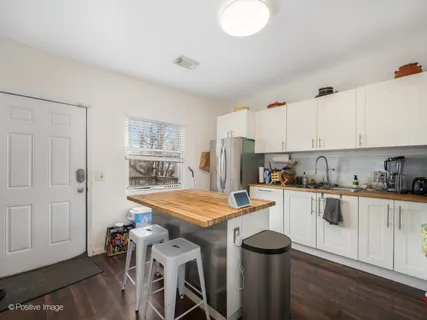 $375,000 | 3611 West Diversey Avenue, Chicago, IL 60647