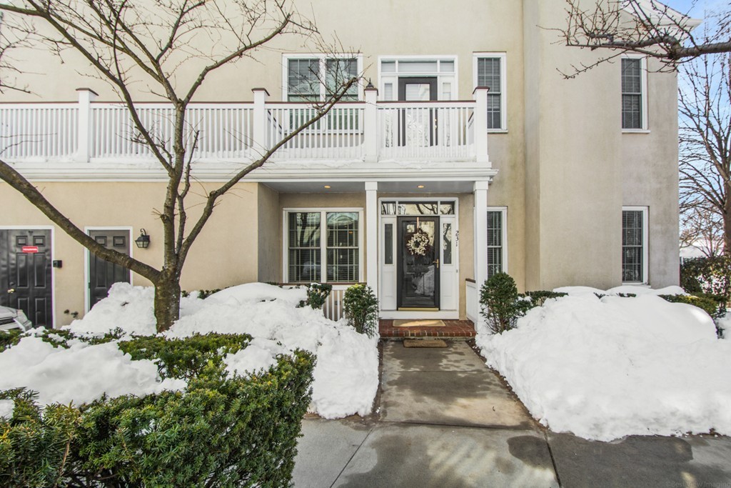 231 Victory Road, Unit 231 Quincy, MA 02171 - Photo 2 of 29 Gallery Image 2