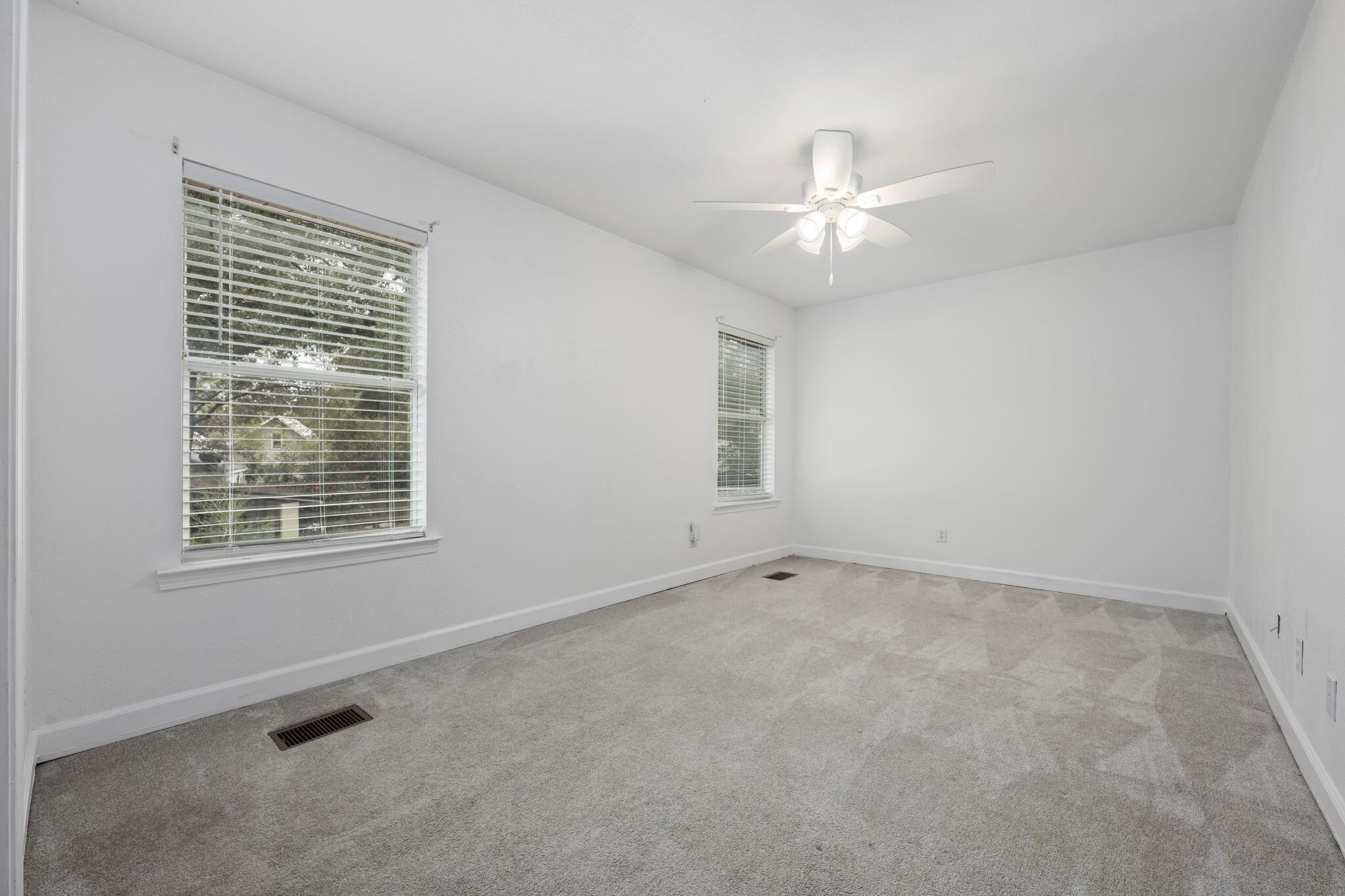 255 Edge Avenue Valparaiso, FL 32580 - Photo 48 of 73 a view of an empty room with a window
