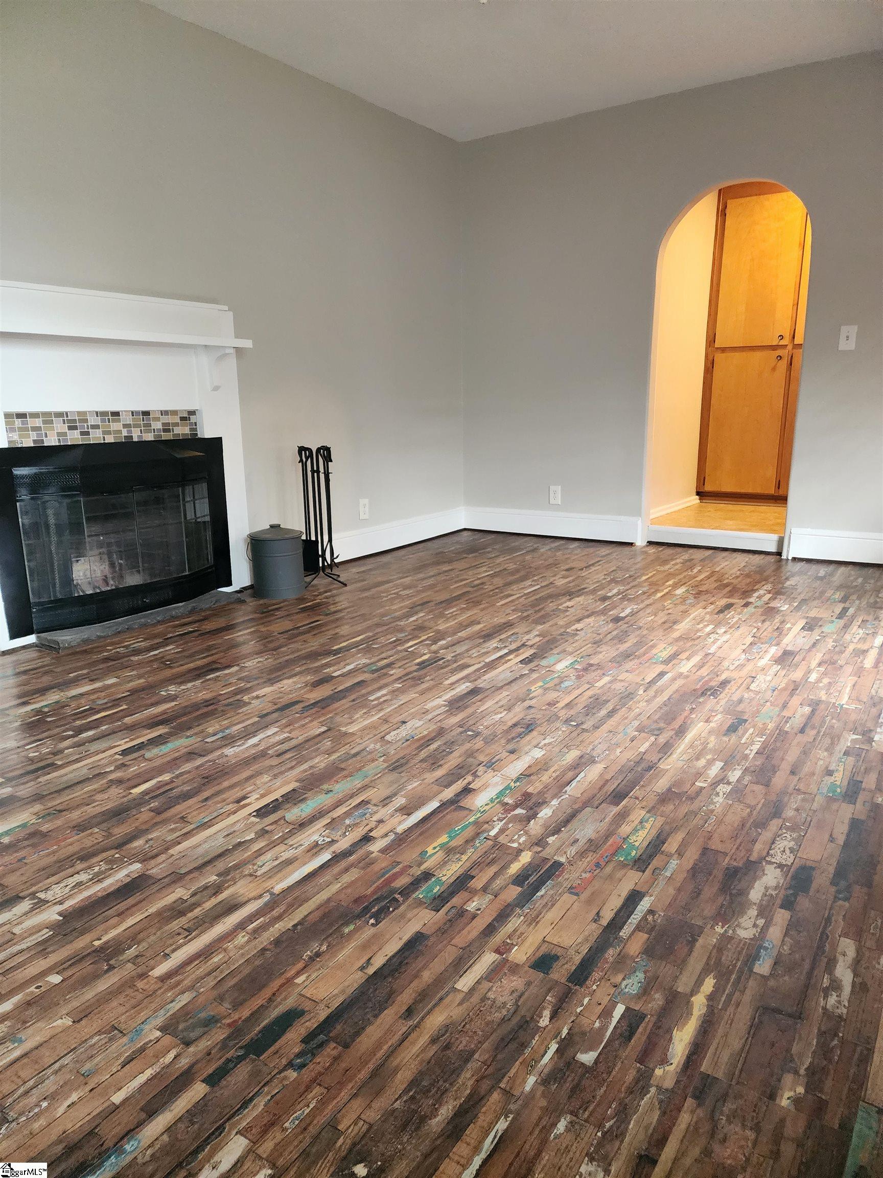 121 South Suber Road Taylors, SC 29687 - Photo 3 of 26 Gallery Image 3