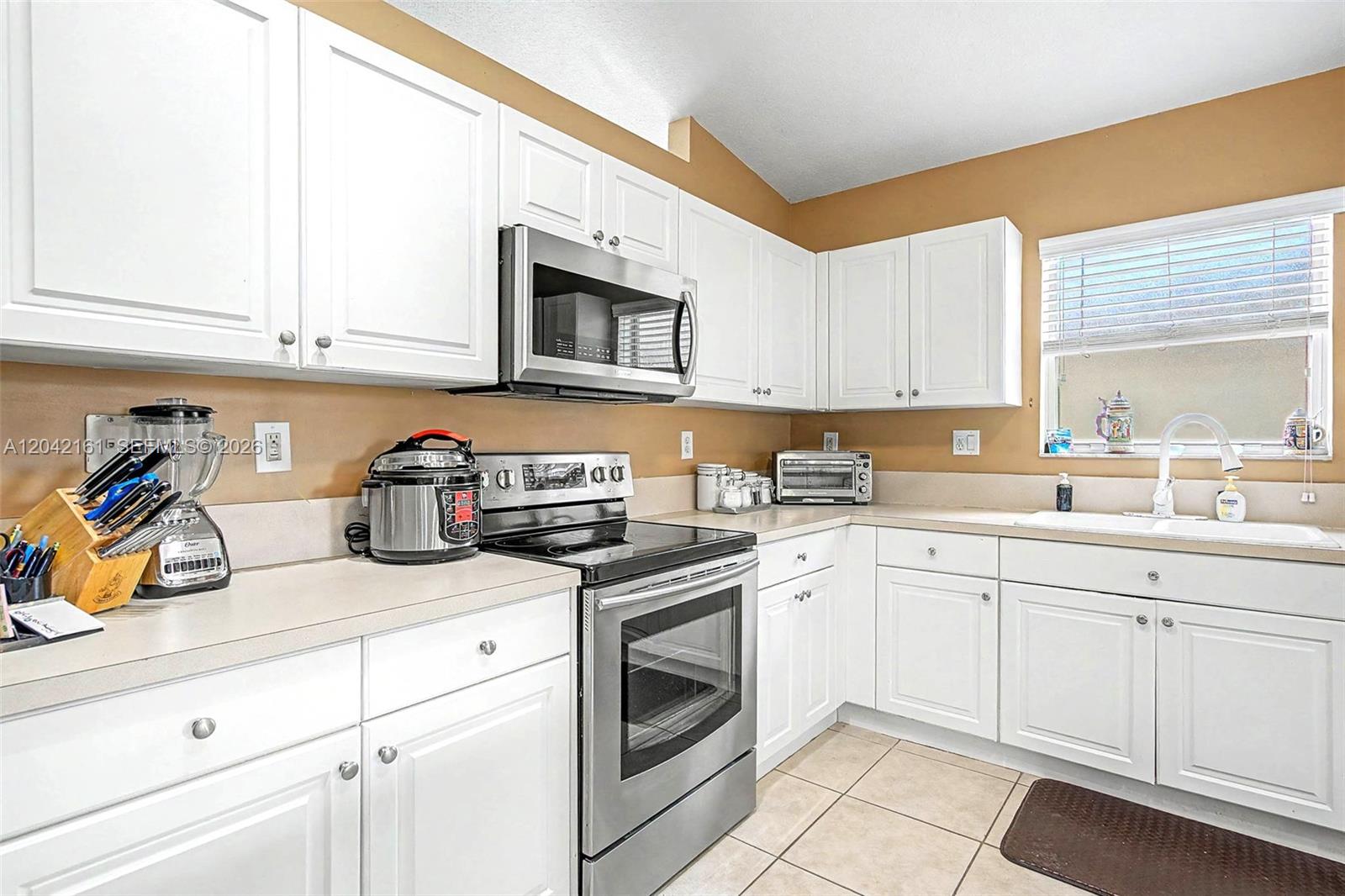 14033 Southwest 155th Court Miami, FL 33196 - Photo 13 of 33