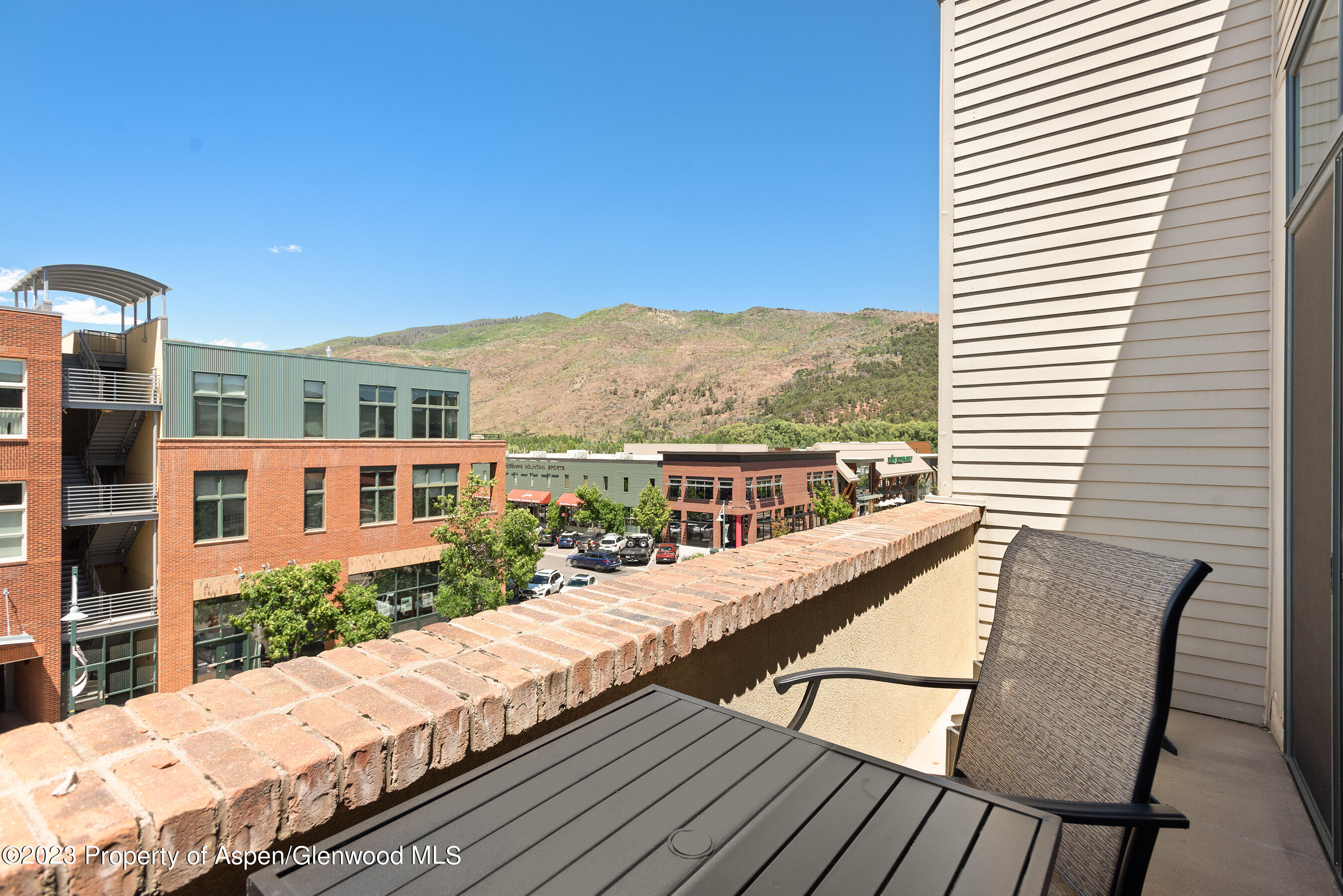 361 Robinson Street, Unit 312 Basalt, CO 81621 - Photo 8 of 15 361RobinsonUnit312_MED_230628005