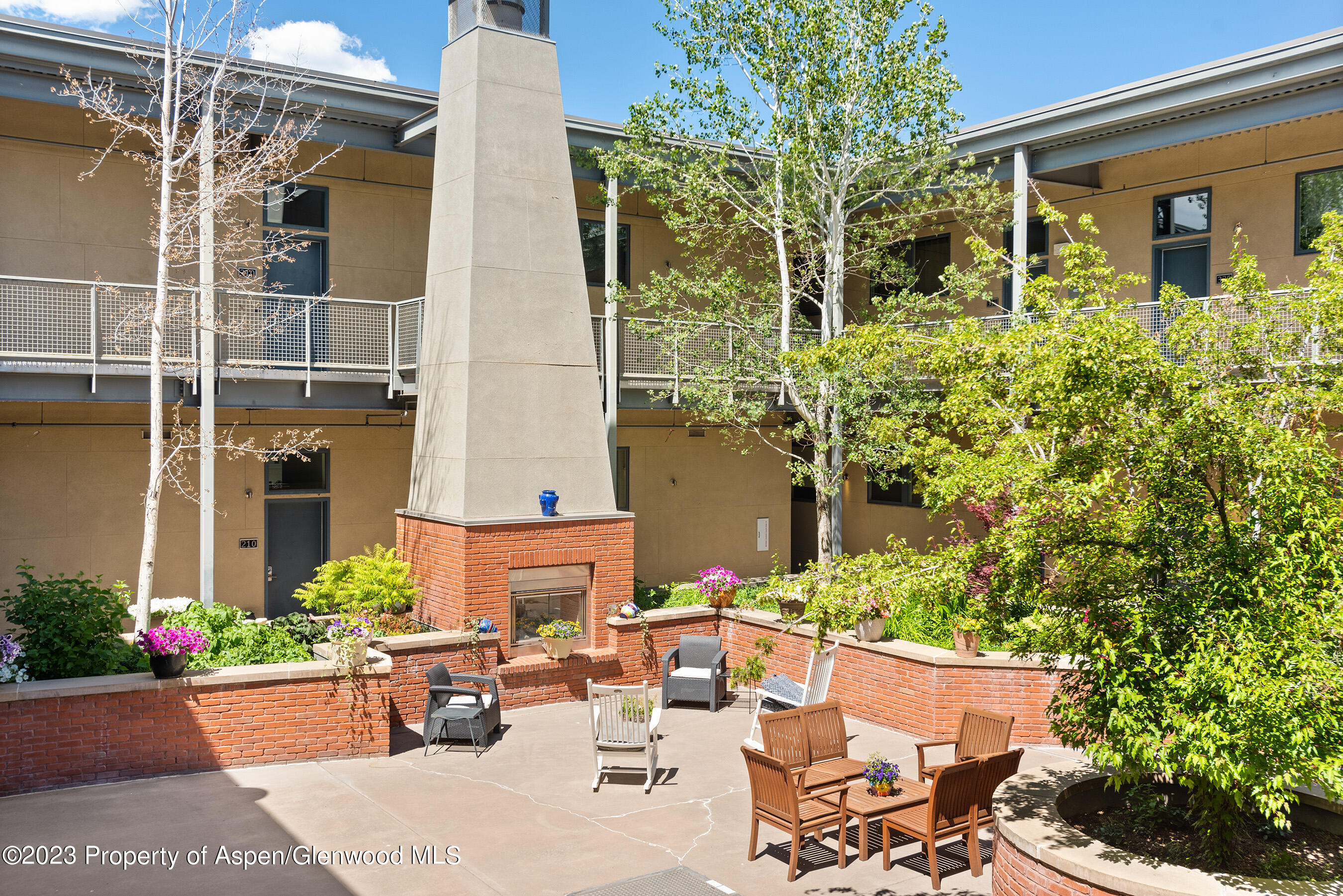 361 Robinson Street, Unit 312 Basalt, CO 81621 - Photo 9 of 15 361RobinsonUnit312_MED_230628008