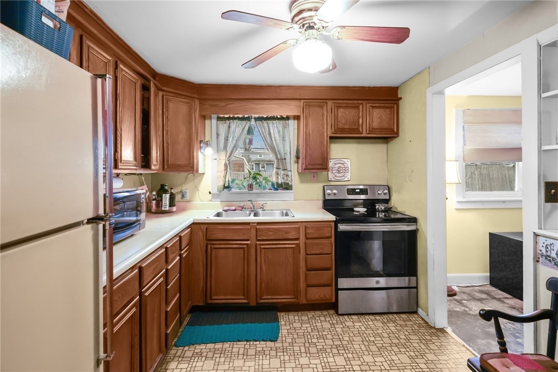 44 Capron Drive Warwick, RI 02886 - Photo 8 of 34