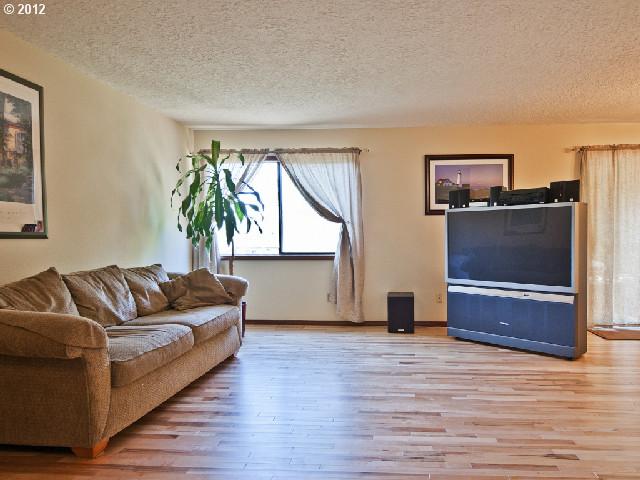 33332 Southwest Rogers Road Scappoose, OR 97056 - Photo 2 of 16 Gallery Image 2