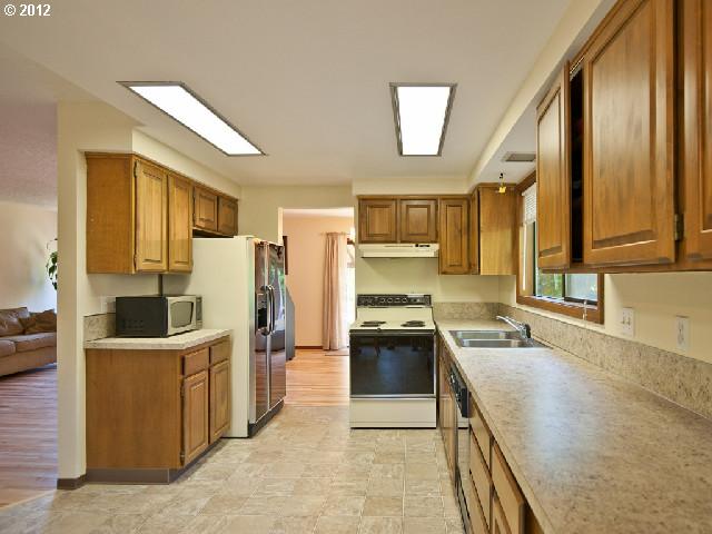 33332 Southwest Rogers Road Scappoose, OR 97056 - Photo 9 of 16 Gallery Image 9