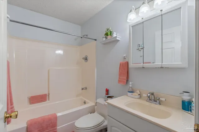 $375,000 | 2291 Rosewood Drive, Navarre, FL 32566