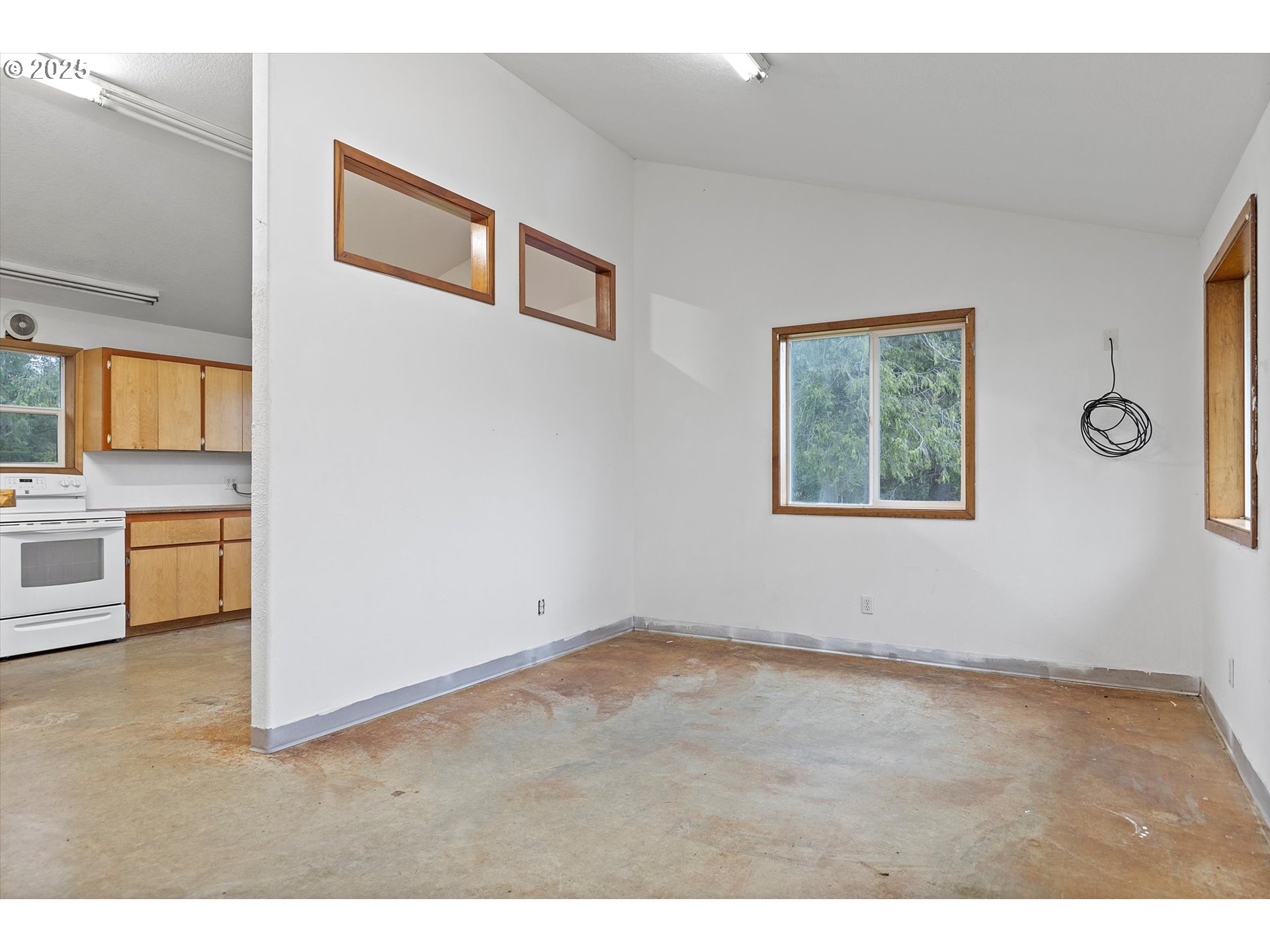 135 Southwest Wakonda Beach Road Waldport, OR 97394 - Photo 33 of 48
