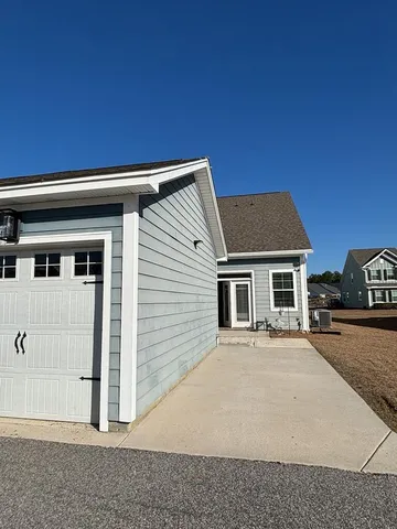 $2,250 | 608 Ravensridge Lane, Moncks Corner, SC 29461