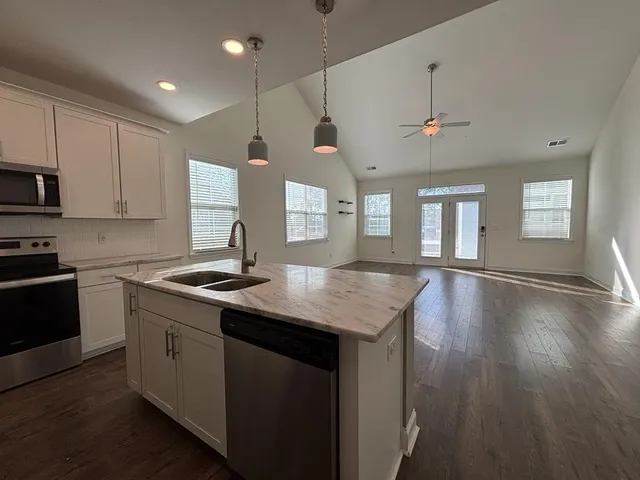 $2,250 | 608 Ravensridge Lane, Moncks Corner, SC 29461