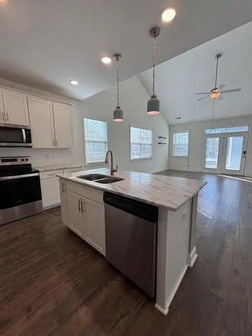 $2,250 | 608 Ravensridge Lane, Moncks Corner, SC 29461