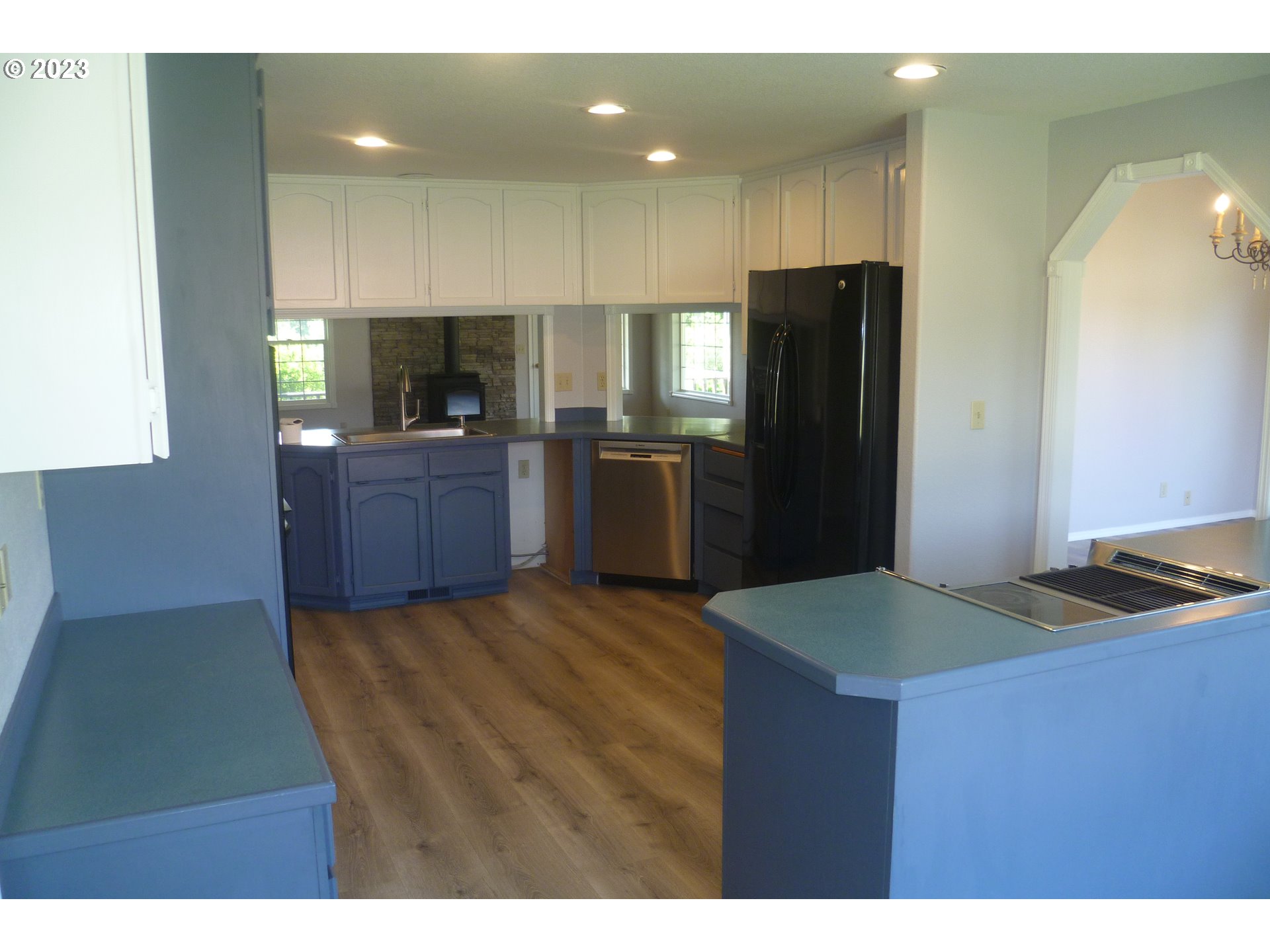 1819 Northeast 191st Circle Ridgefield, WA 98642 - Photo 11 of 37 Kitchen