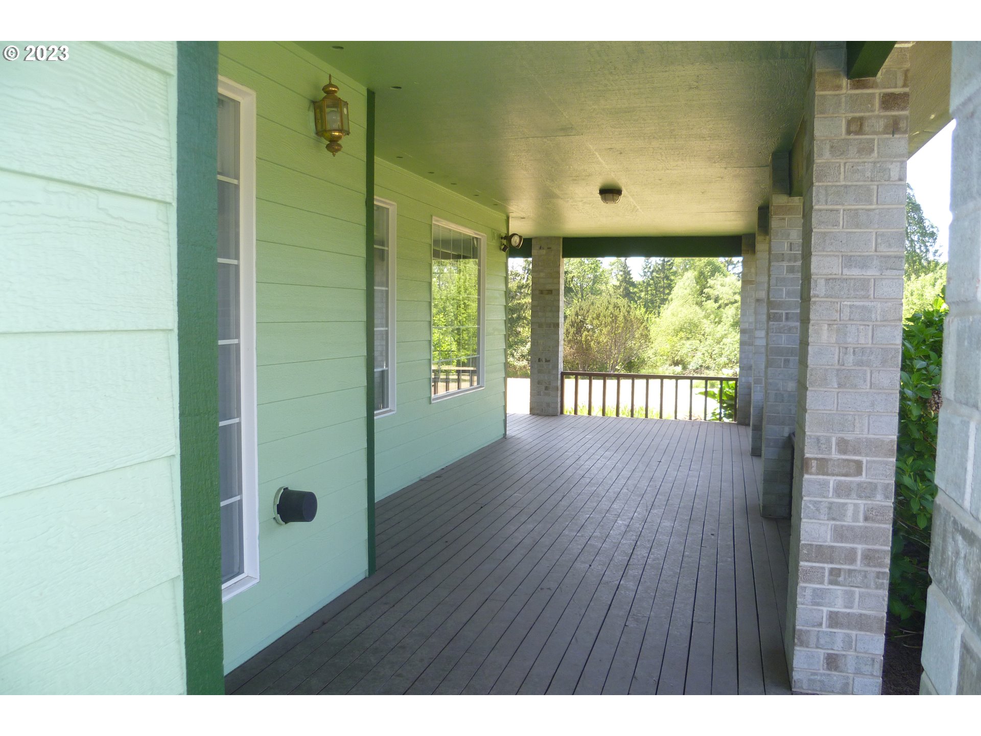 1819 Northeast 191st Circle Ridgefield, WA 98642 - Photo 5 of 37 Covered Porch
