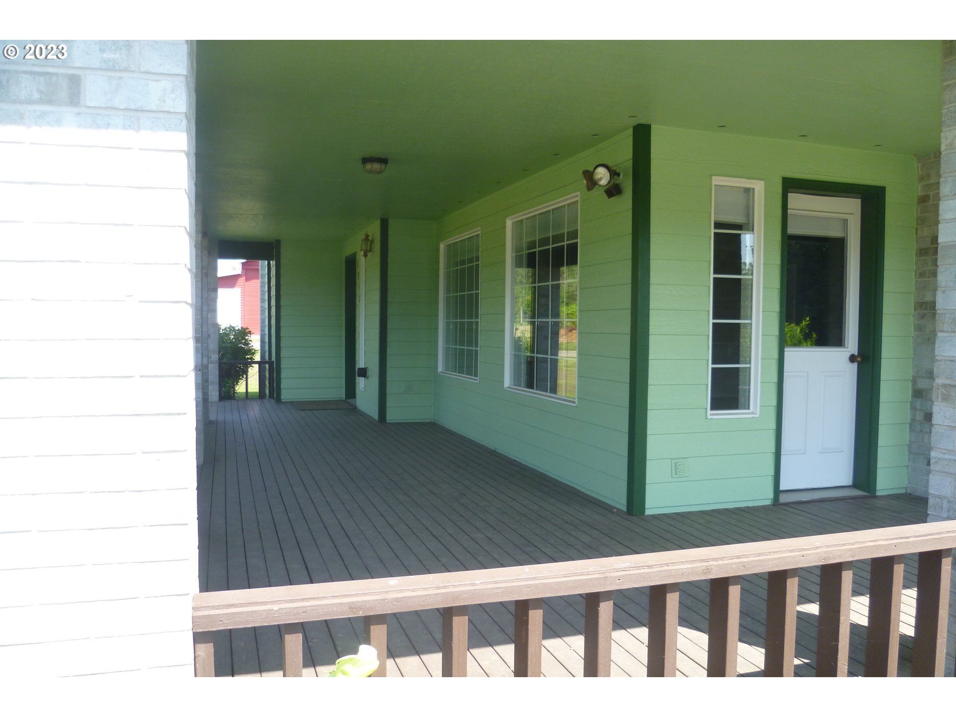 1819 Northeast 191st Circle Ridgefield, WA 98642 - Photo 6 of 37 Covered Porch