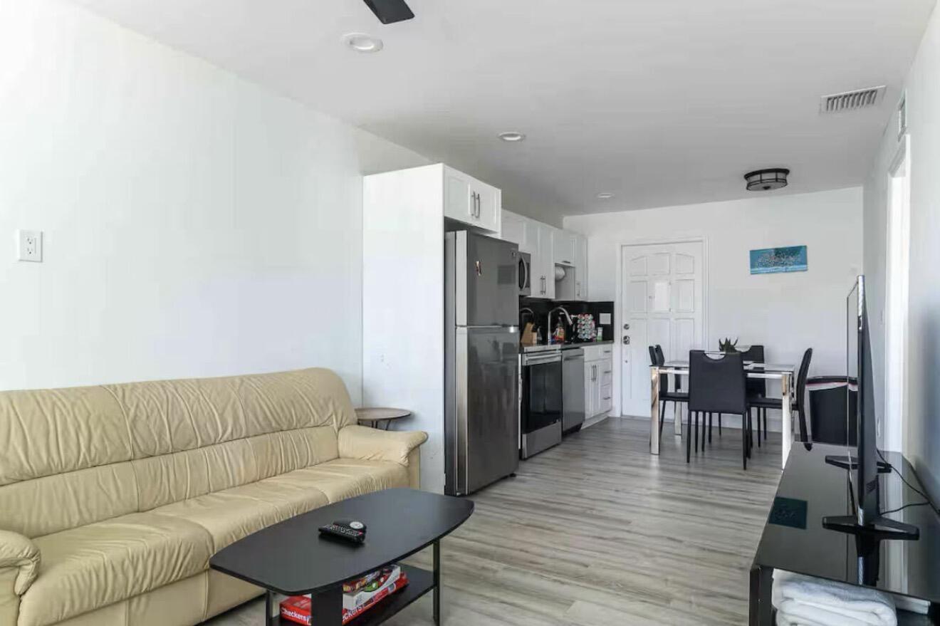 2499 Northeast 2nd Avenue, Unit B Boca Raton, FL 33431 - Photo 5 of 12 IMG_8653