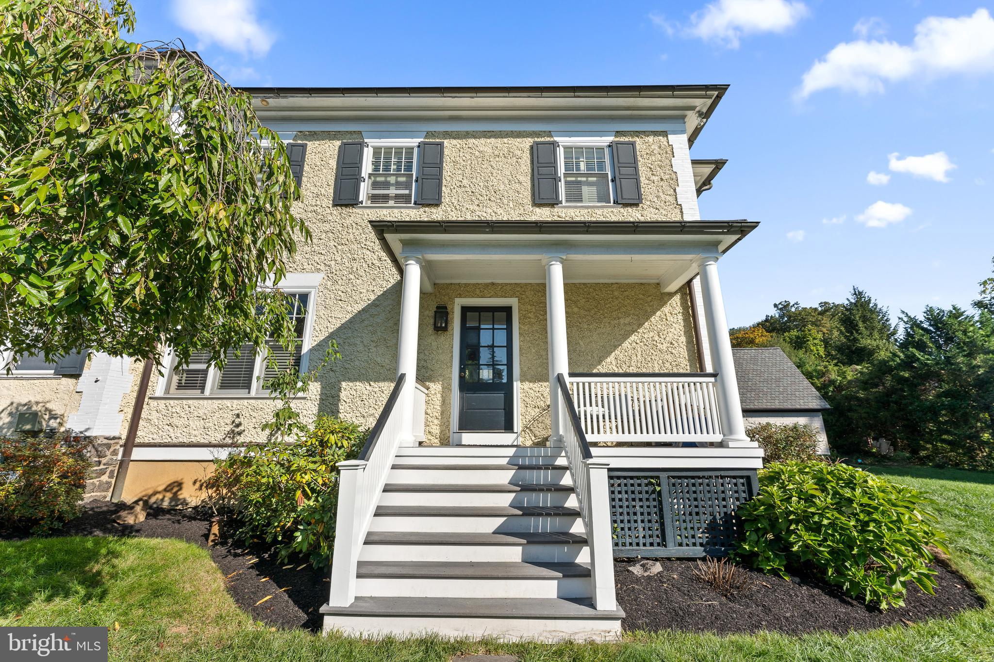 418 St Davids Road Wayne, PA 19087 - Photo 8 of 18 Side entrance off of driveway