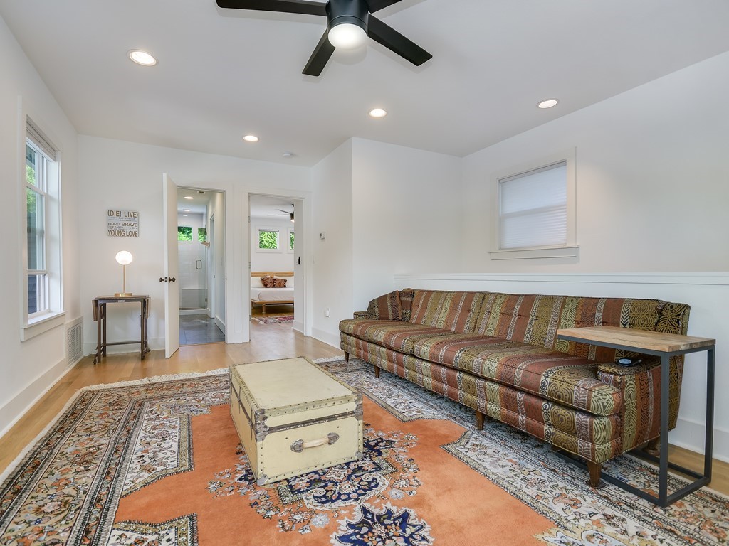 1313 Garden Street Austin, TX 78702 - Photo 14 of 23 a living room with furniture