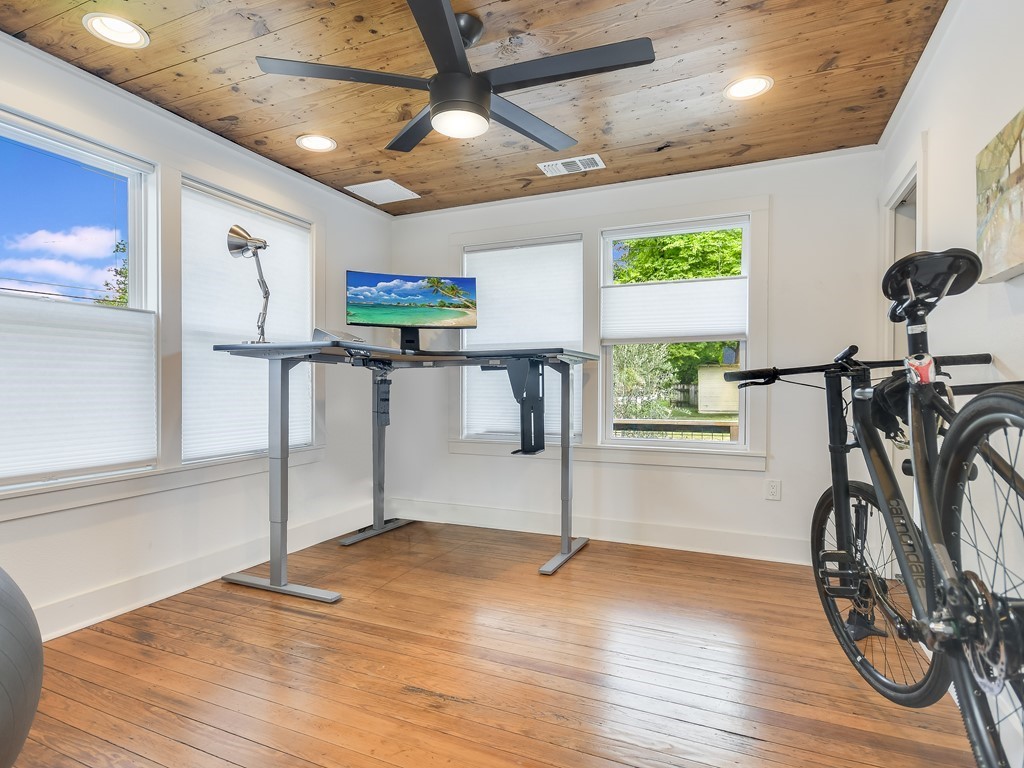 1313 Garden Street Austin, TX 78702 - Photo 18 of 23 a view of a room with gym equipment