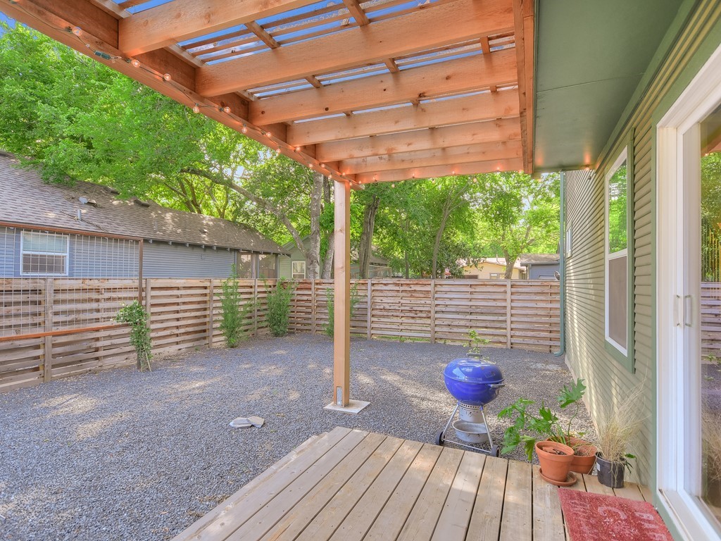 1313 Garden Street Austin, TX 78702 - Photo 21 of 23 a view of a chairs and table in the patio