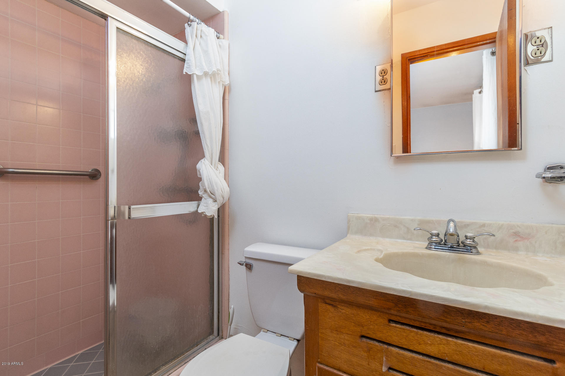 3854 West Ocotillo Road Phoenix, AZ 85019 - Photo 13 of 19 13) MASTER BATH