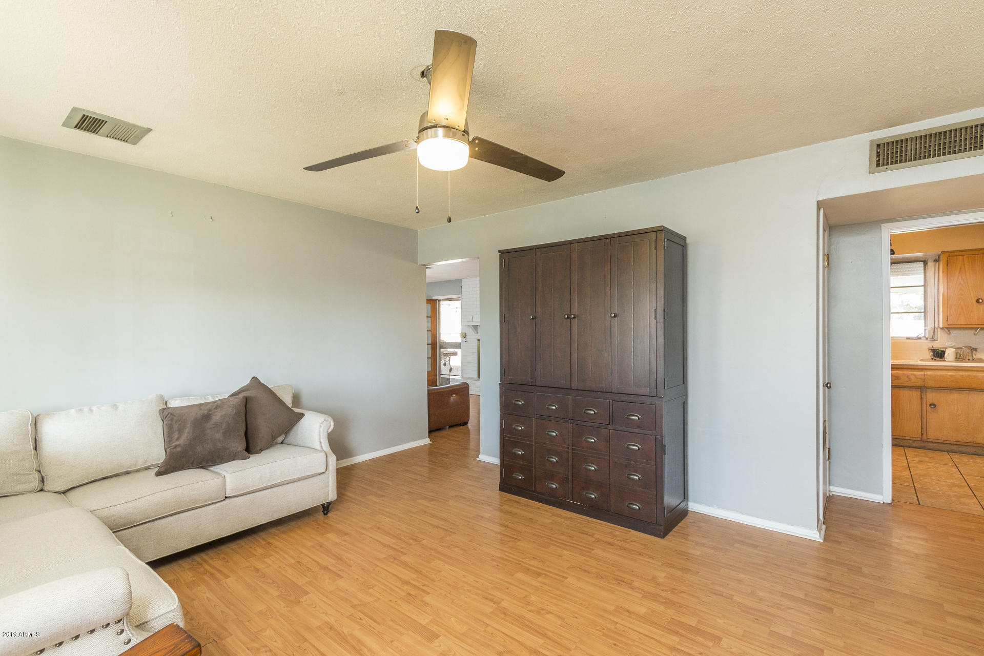 3854 West Ocotillo Road Phoenix, AZ 85019 - Photo 3 of 19 3) LIVING ROOM