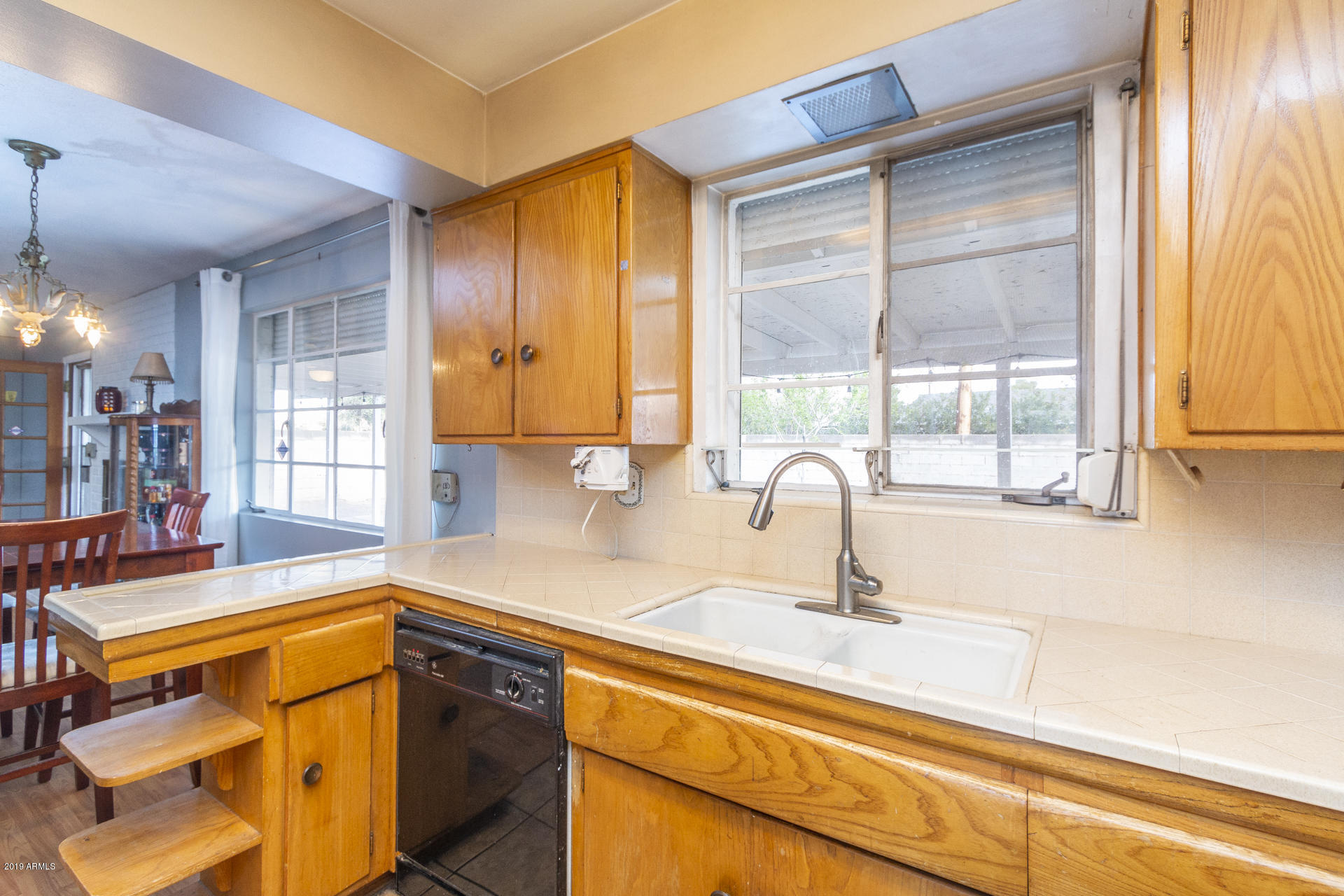 3854 West Ocotillo Road Phoenix, AZ 85019 - Photo 7 of 19 7) KITCHEN