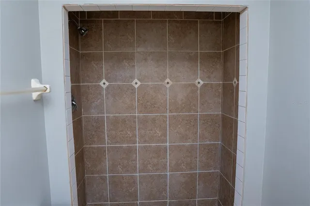 $1,525 | 434 West 17th Street, Apopka, FL 32703