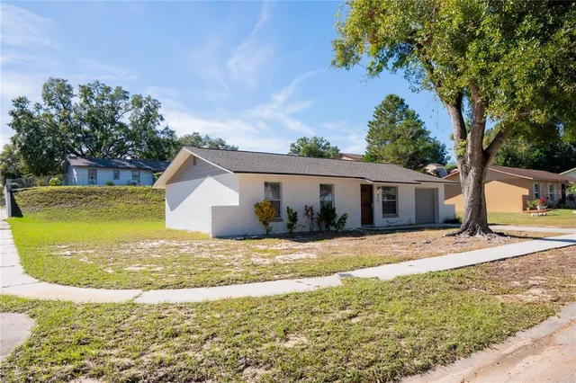 $1,525 | 434 West 17th Street, Apopka, FL 32703