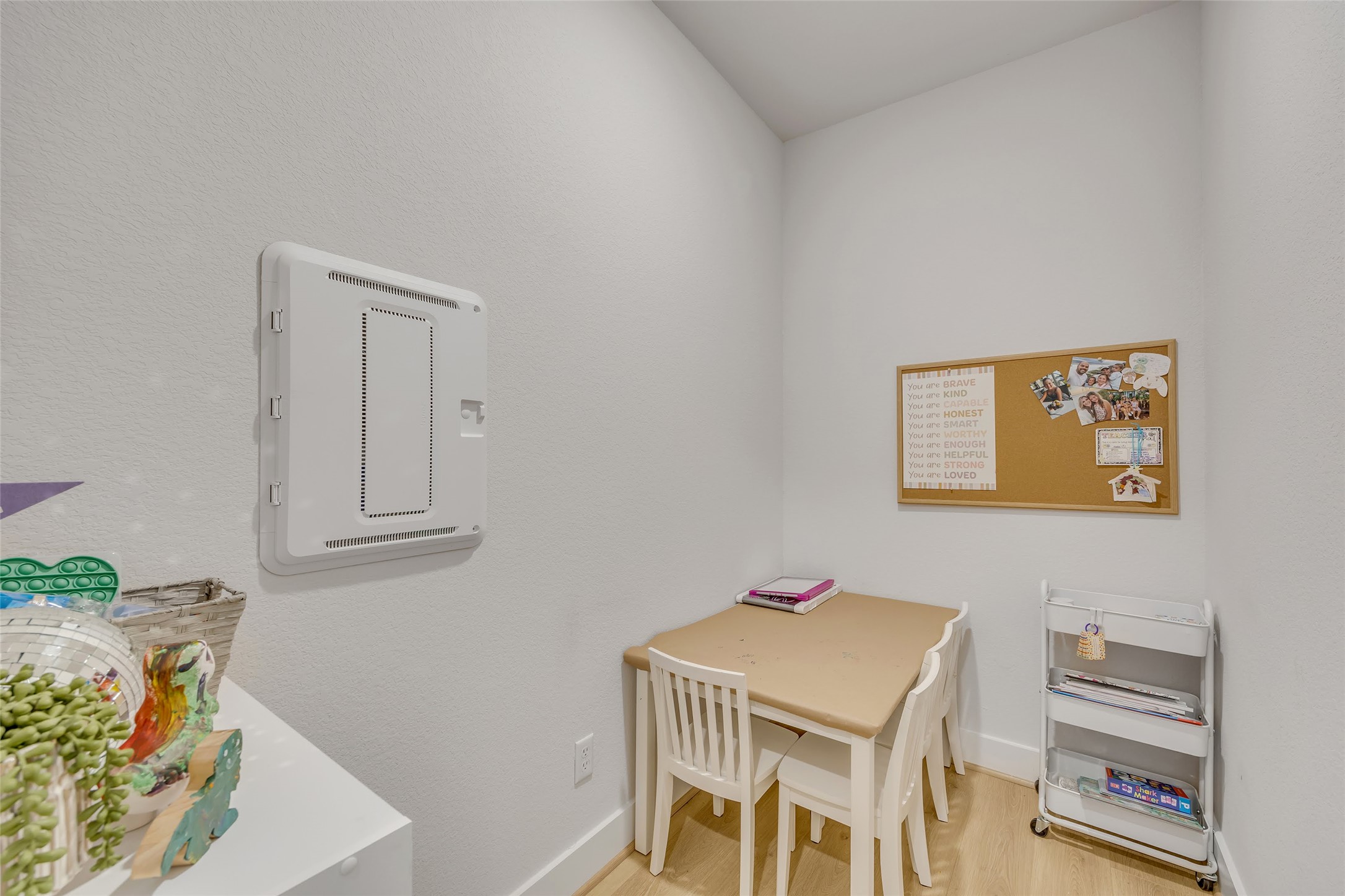 1901 Sir Nathaniel Lane Leander, TX 78641 - Photo 19 of 40 Dining area with light wood-style flooring and baseboards