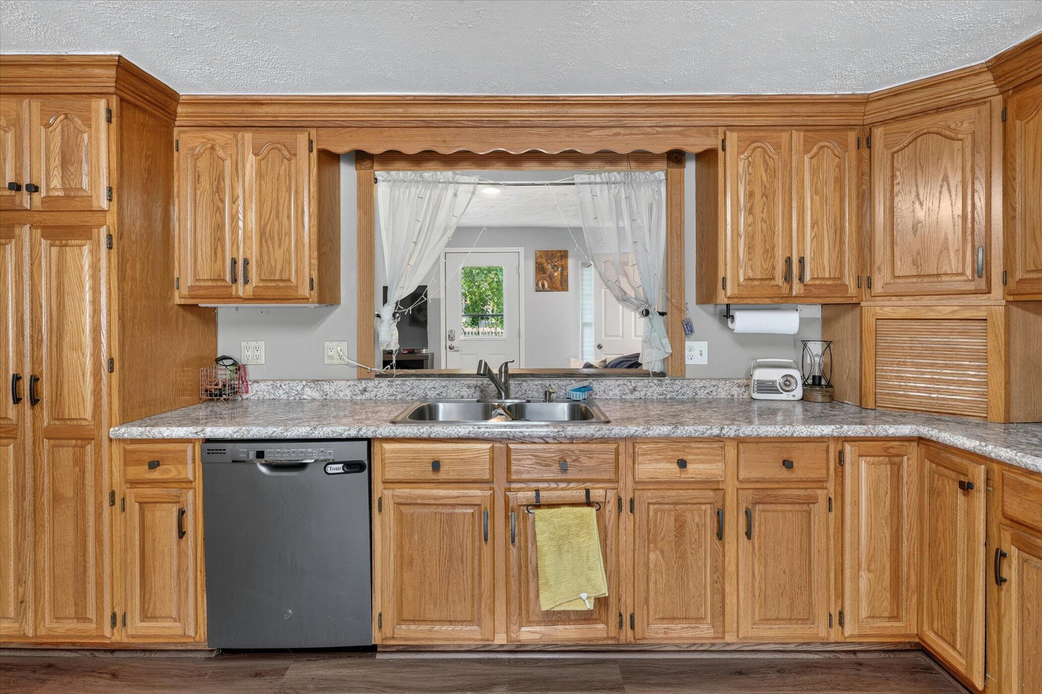3476 East French Road St. Johns, MI 48879 - Photo 23 of 43 19-3476-E-French-Rd-Windowstill
