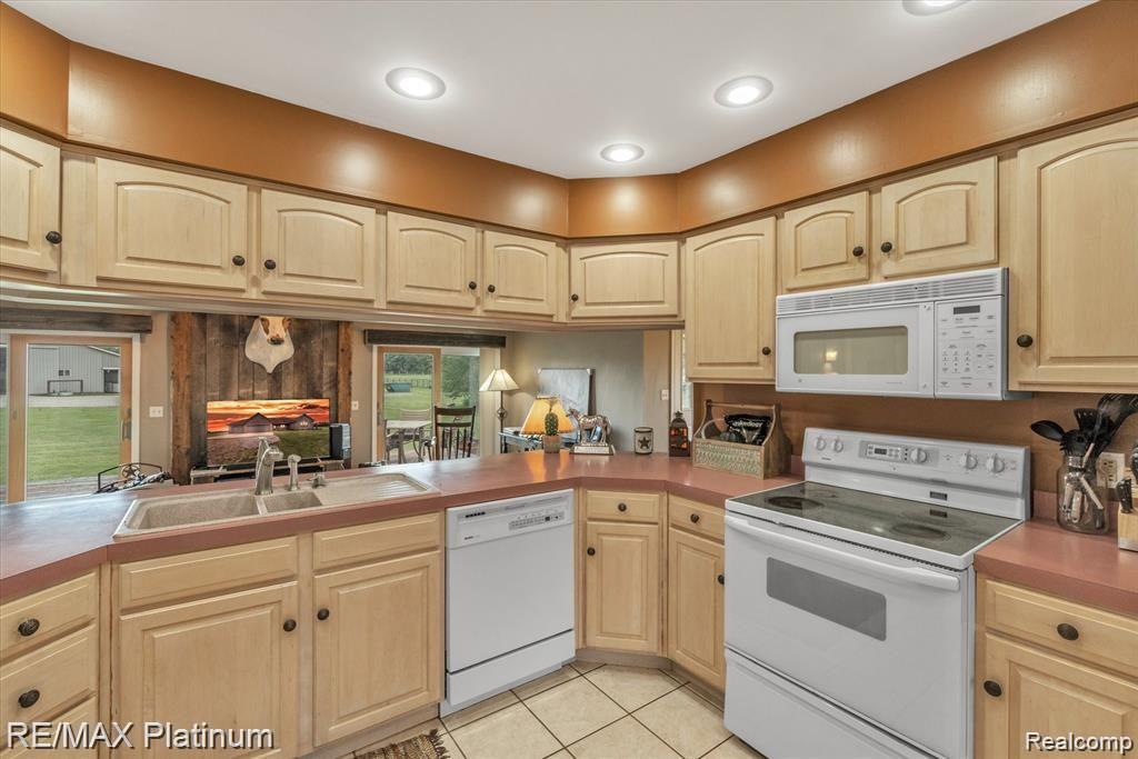 14105 Byron Road Byron, MI 48418 - Photo 16 of 59