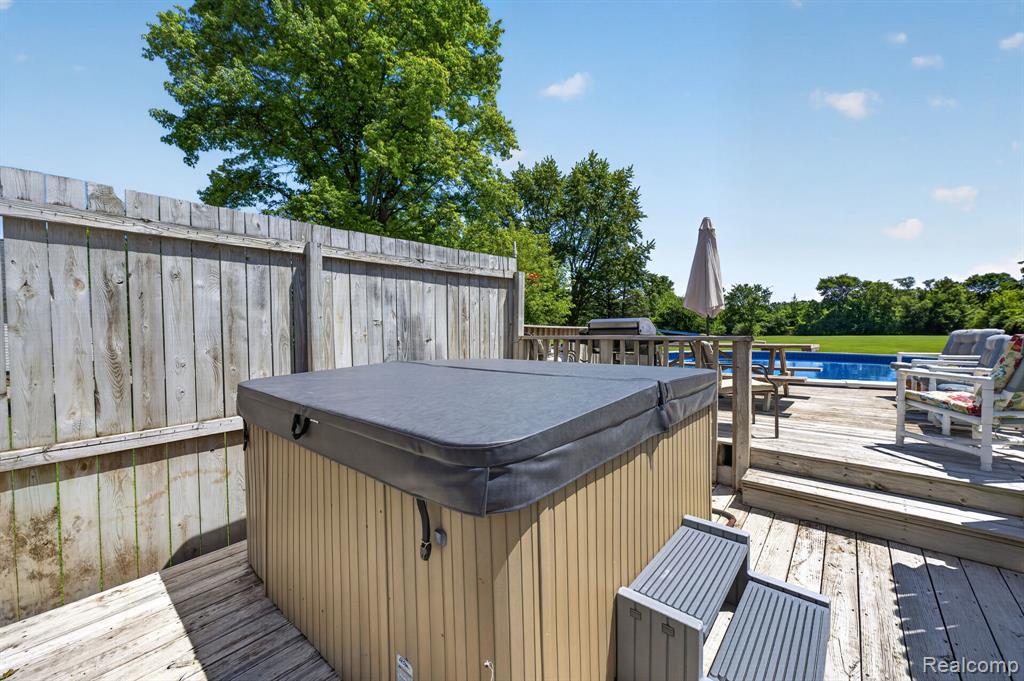 5233 Torrey Road Flint, MI 48507 - Photo 30 of 45