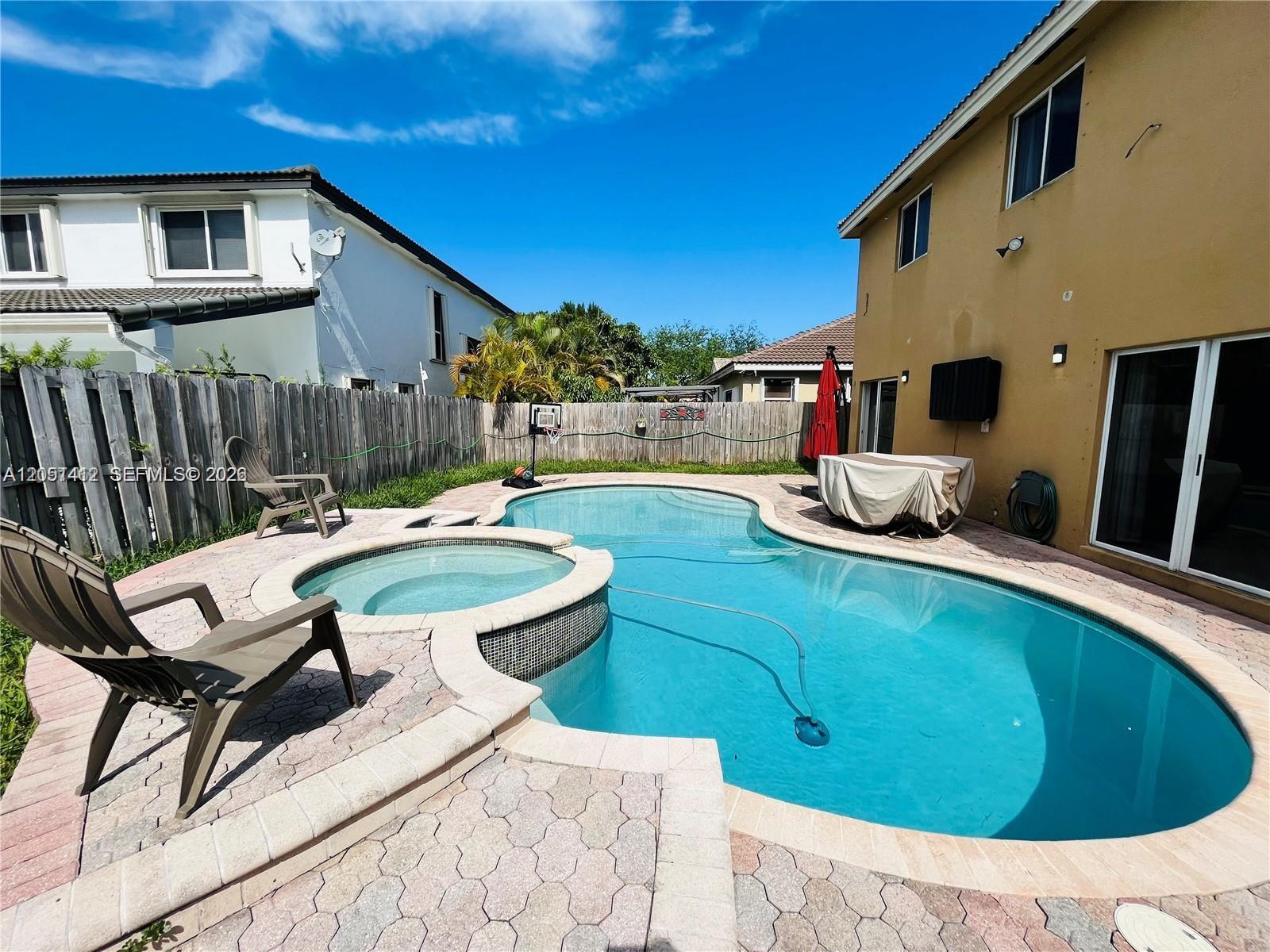 16453 Southwest 75th Terrace Miami, FL 33193 - Photo 6 of 26