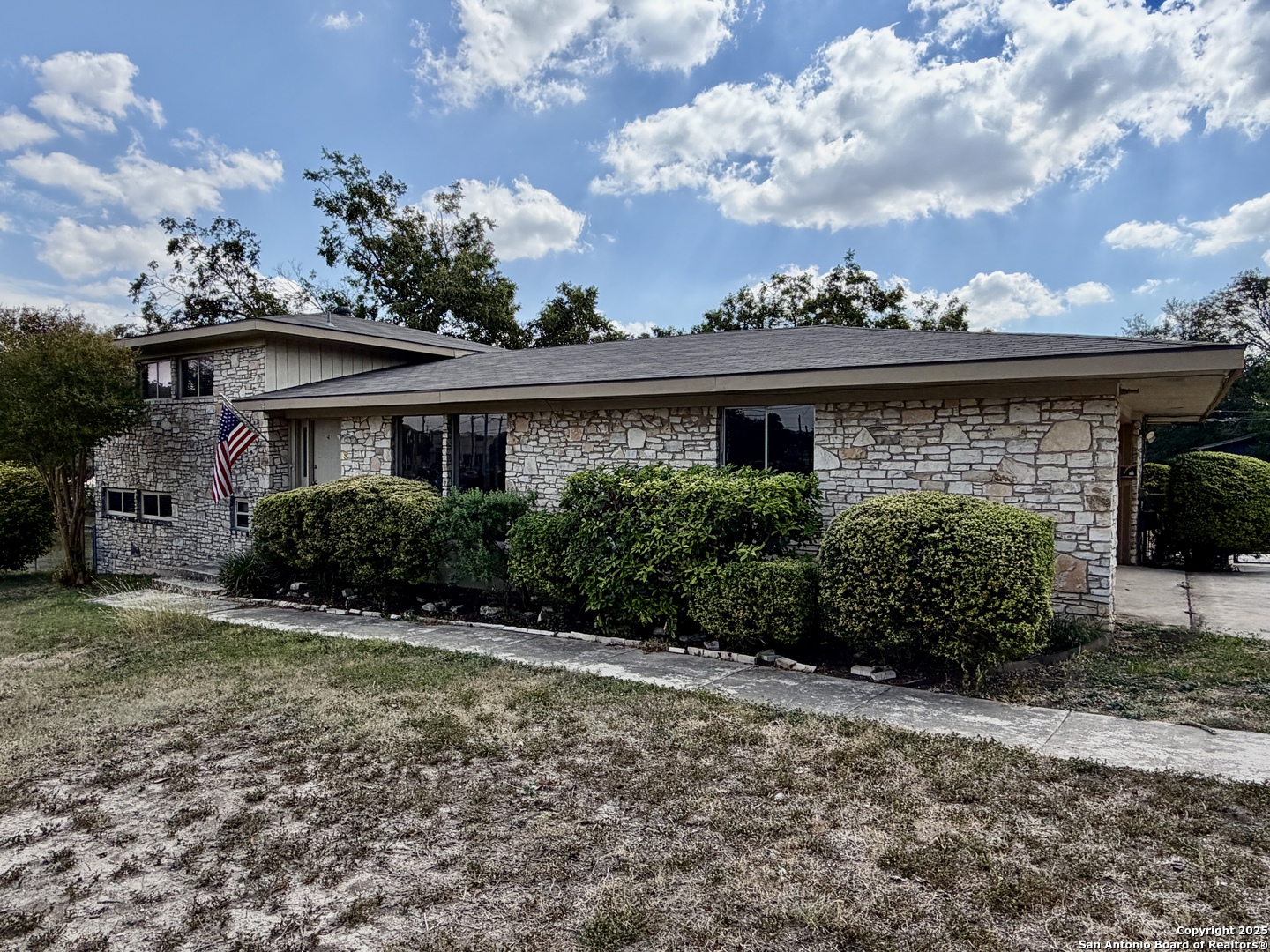1236 East Live Oak Road Schertz, TX 78154 - Photo 2 of 20 front view of a house