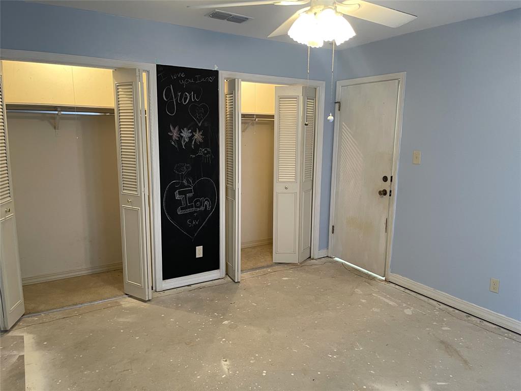 8418 Creswell Road Shreveport, LA 71106 - Photo 15 of 31 Bedroom 2 with 2 Closets
