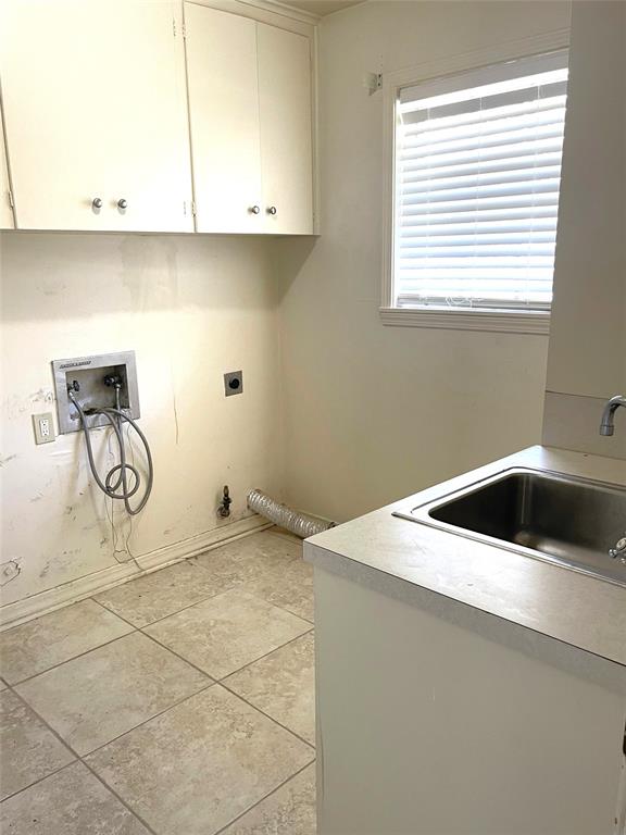 8418 Creswell Road Shreveport, LA 71106 - Photo 22 of 31 with sink