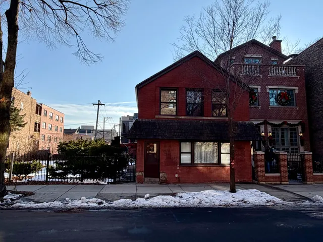 $2,000,000 | 1041 West Polk Street, Chicago, IL 60607