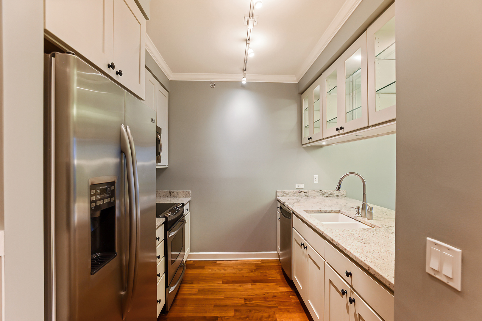 100 East 14th Street, Unit 1008 Chicago, IL 60605 - Photo 7 of 18
