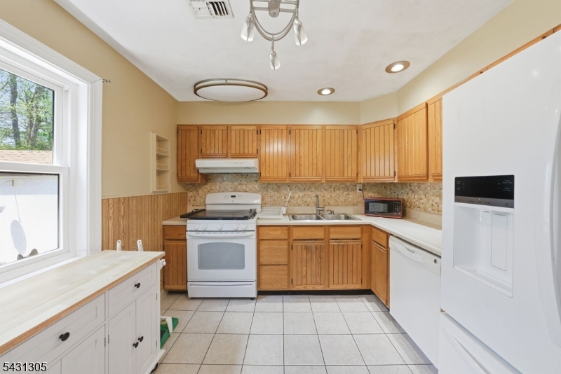 587 Marlboro Road, Unit 1 Old Bridge, NJ 08857 - Photo 6 of 20